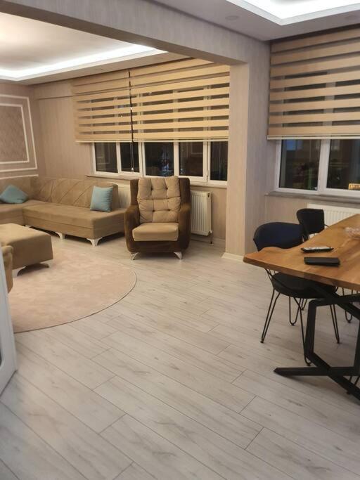 Sivas Houses Lueks Merkezde Family Suite Home 1 Exterior photo